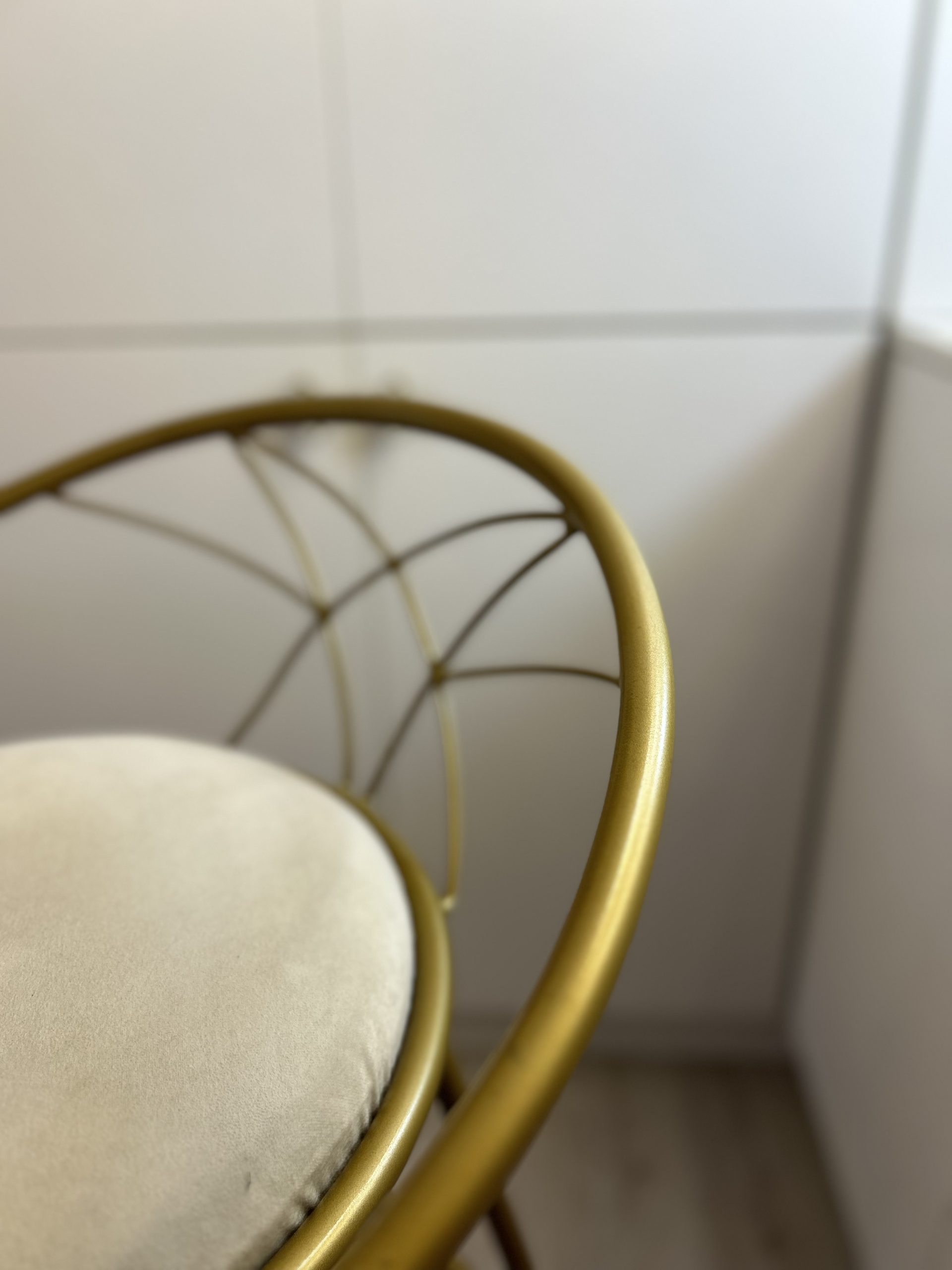 Zlatna šank stolica - Lumen rasveta